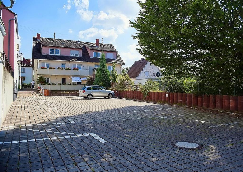 Hotel Heidelberger Tor Dossenheim Exteriör bild